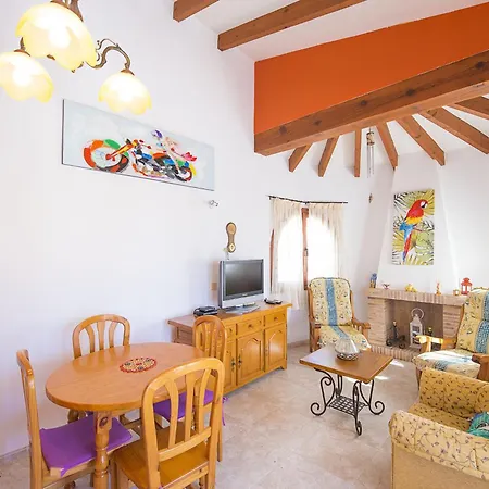 Michele - Plusholidays Villa Calpe